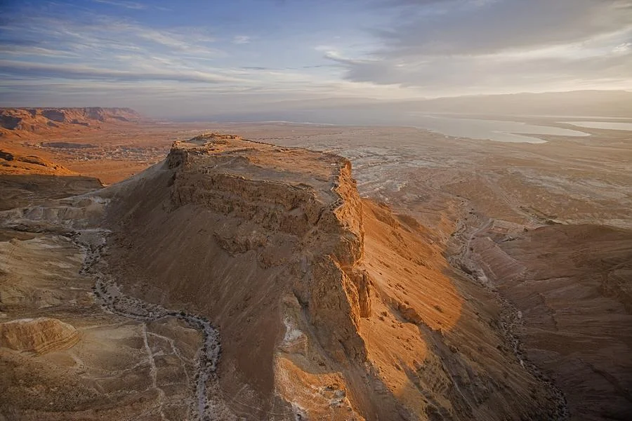 1000 kahraman saykonun mezarı Masada