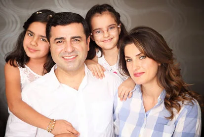 Bu haftaki bahanem: "Sadece kadına bakmıştım, ona oy verdiğimi sanıyordum".