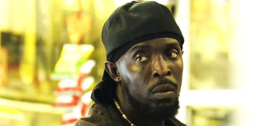 The Wire dizisindeki 5000 karakter arasında en korkulanı, en delikanlısı ve en popüleri bir gaydi. Omar's coming yo!