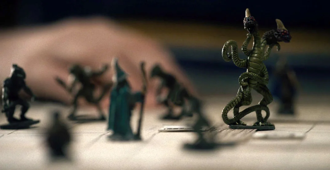 Demogorgon'ı yenmek için zarla en az 13 atmanız lazım, bence hiç bulaşmayın ve o kasabadan taşının.