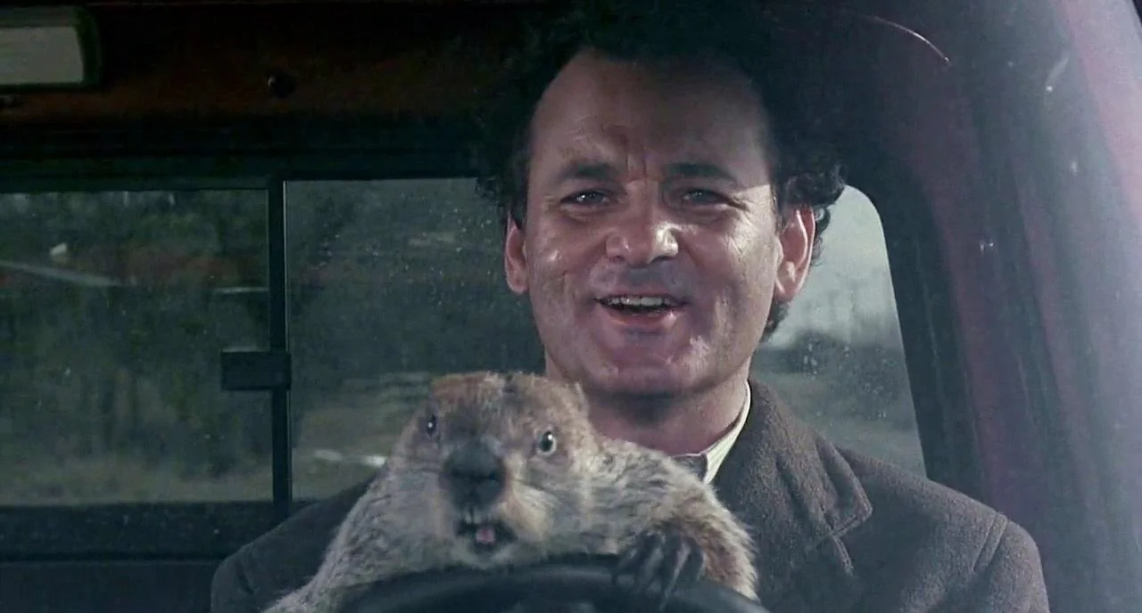 Bir 90'lar klasiği olan Groundhog Day 'de, aynı gün tekrar tekrar yaşanıyordu