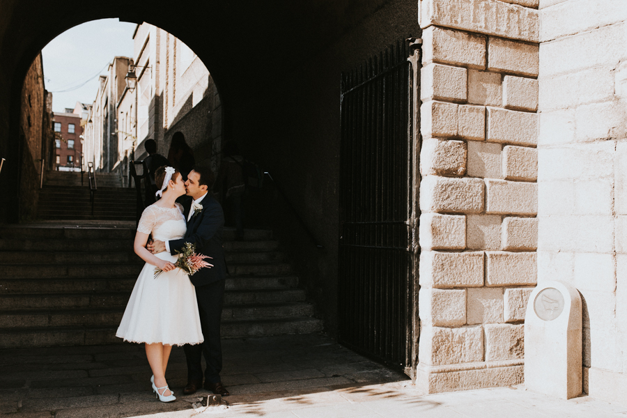a+b+cityhall_anglers_rest_dublin_city_wedding_preview_084.jpg