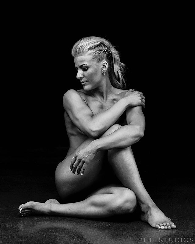 Are you competing in a fitness show? Or maybe you're just in the best shape of your life. Let's work together to creatively capture your hard work. •
•
•
•
•
#Beauty #Fitness #GirlsWithMuscle #Muscle #GirlsWhoLift #Bodybuildi