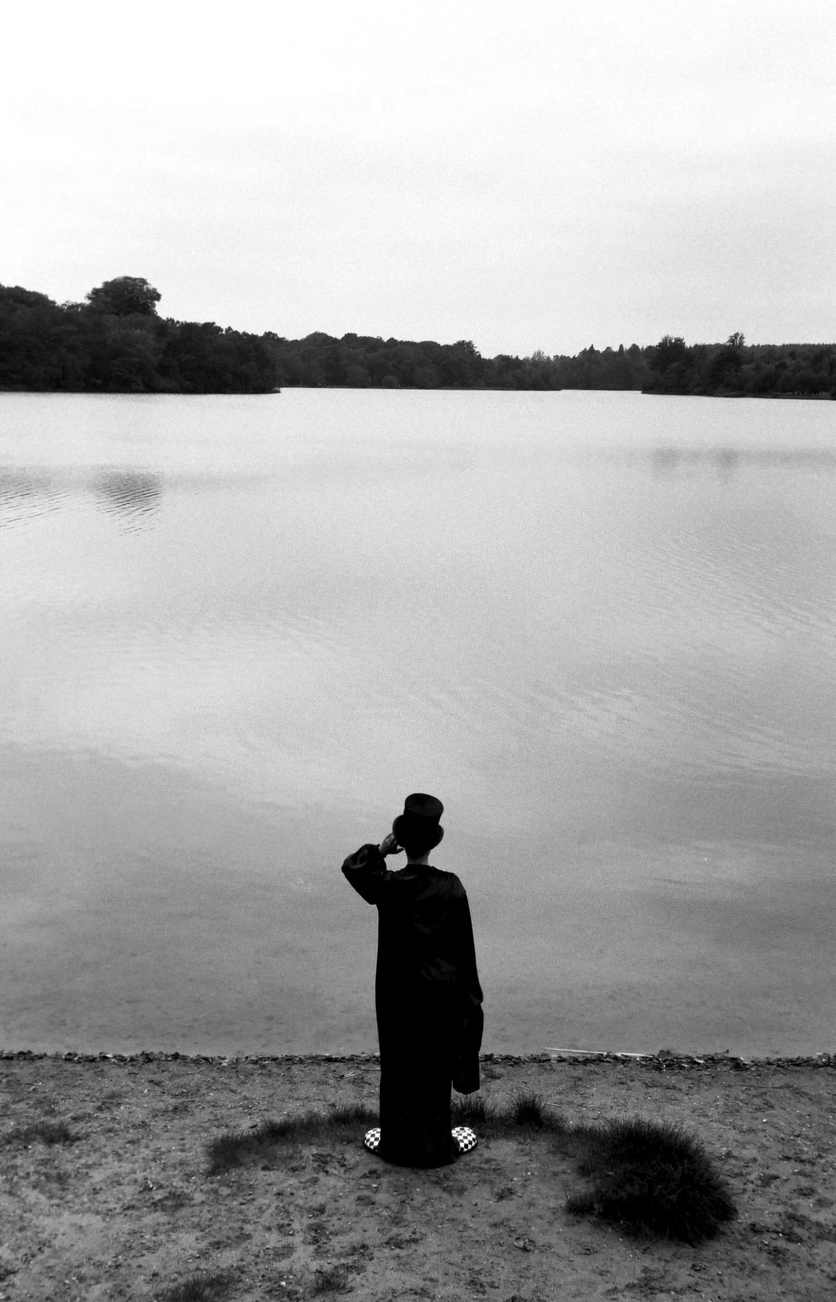 clown on lake web site - Version 2 katja.jpg