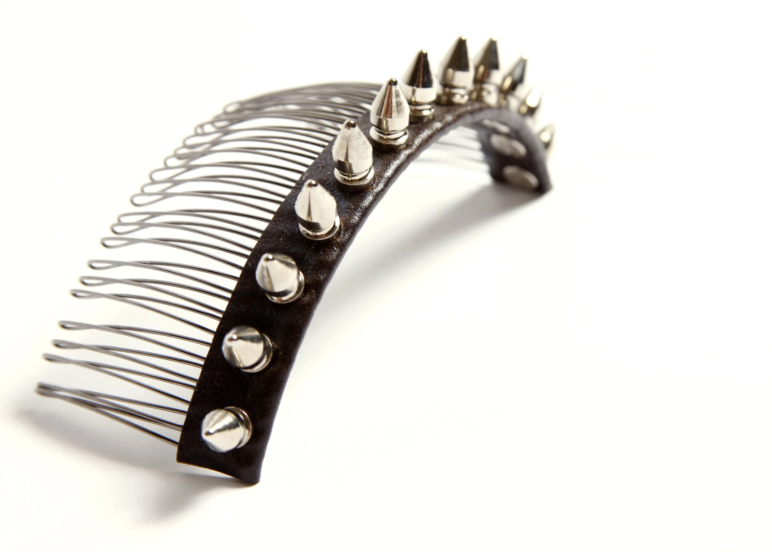 Spiked hair comb