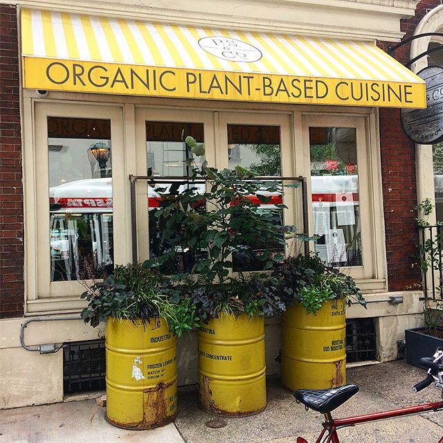 Always a welcome sight  to see an organic plant based oasis while on the road @psandco serving up great freshly made organic juices and gluten free vegan eats - somewhere in Philly..
.
#psandco #philadelphia #greensportsalliance #veganfood #veganlife