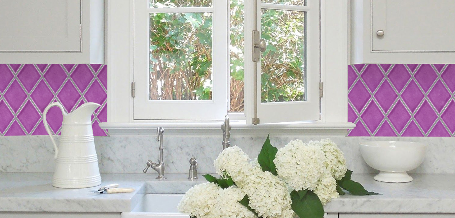 Setting_White Kitchen with Hydrangeas_Transparent Colors_Agata.jpg
