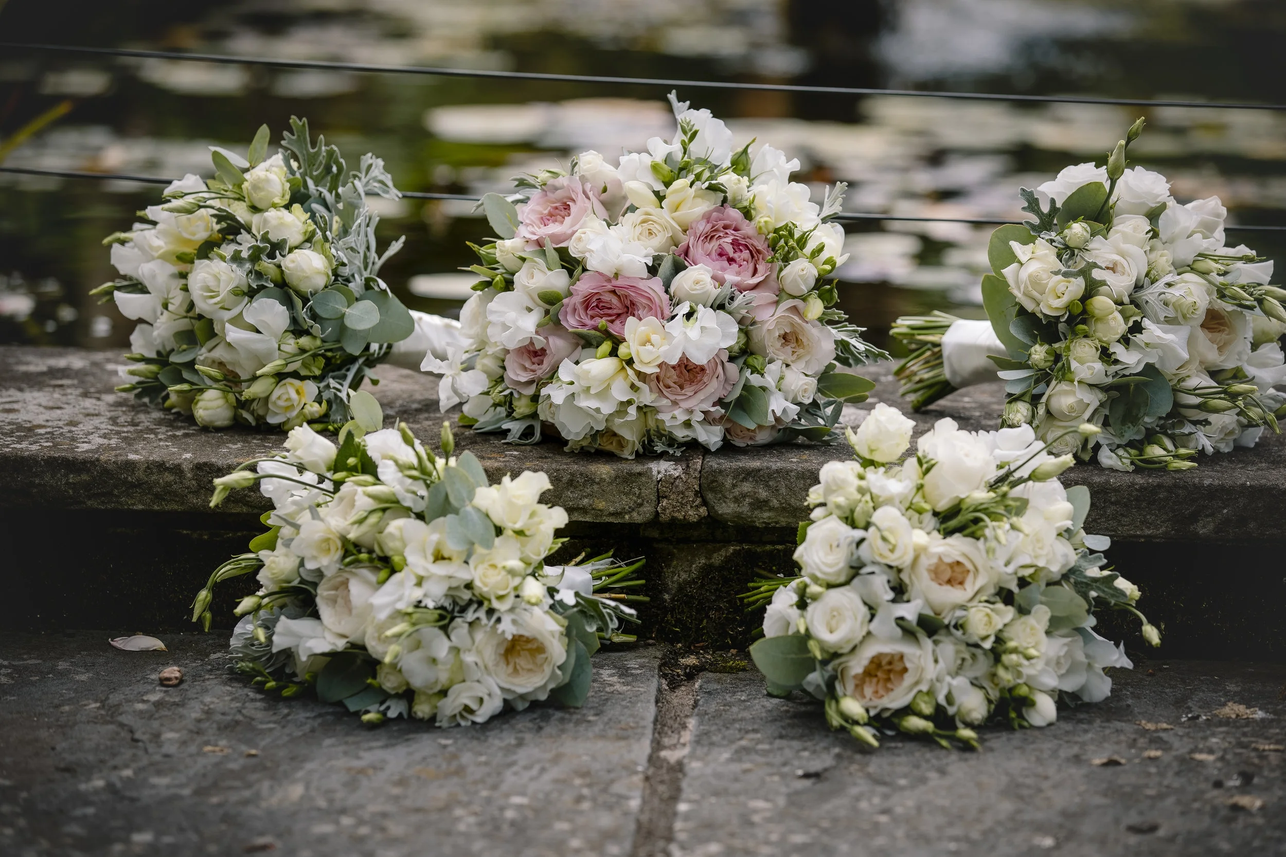  Photographer-&nbsp;Lucy J Toms Photography.  http://www.lucyj.net/  Wedding Planner- Amy http://amaranthyne.co.uk/ 