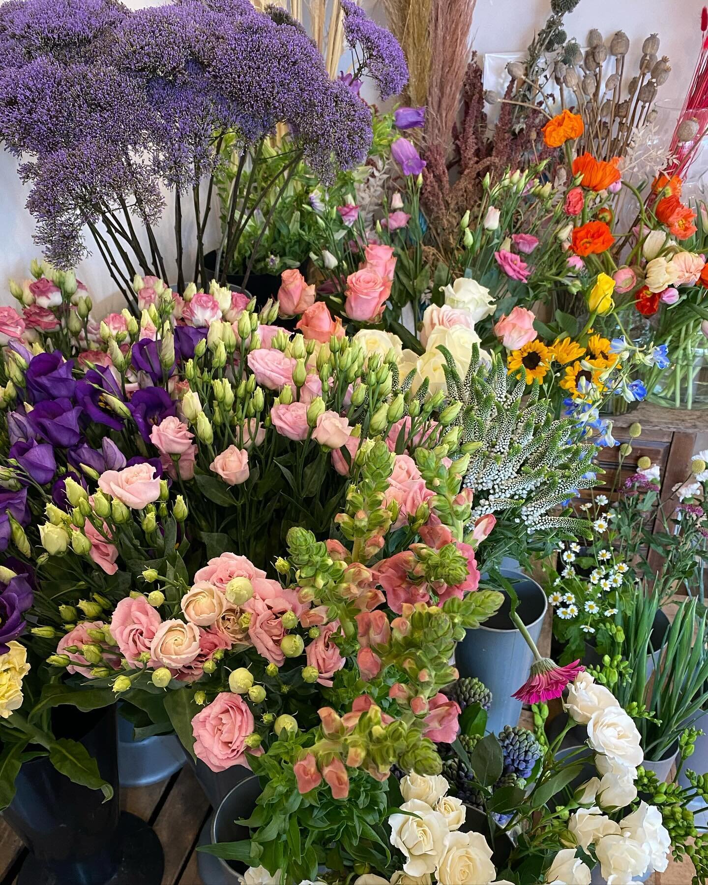 Sorry for the radio silence! We have been busy bees make all your orders 🐝 Thank you so much! We have managed to get more flowers in, if you&rsquo;d like a bouquet just let us know 💐 01432 271138. We are open till 5 today and Sunday 9-12! 🌸