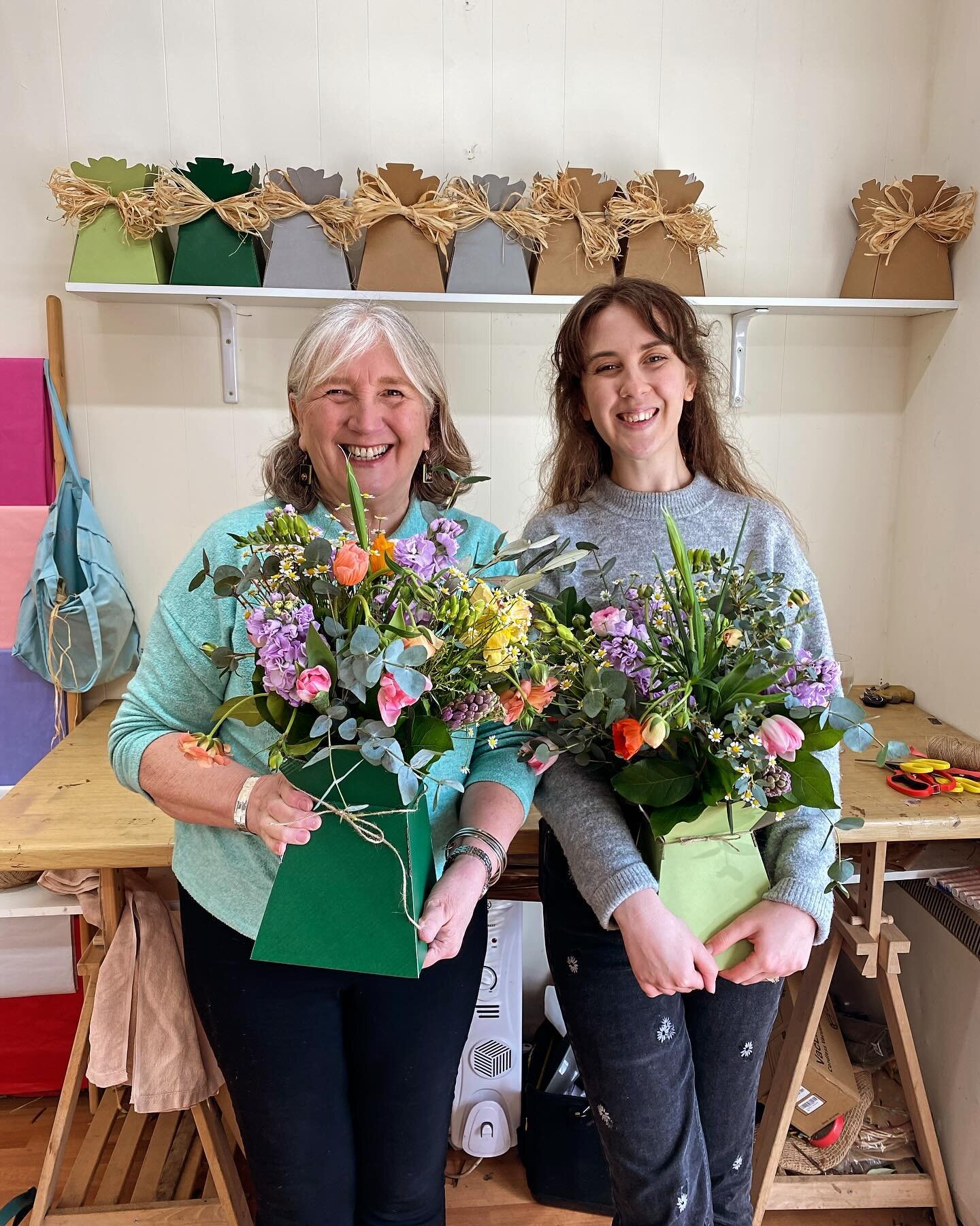 We loved hosting a spring handtied workshop at the weekend 💐 They all created beautiful handtied vase arrangements 🌸 Thank you to the lovely ladies for a great afternoon and flowering up with us 💐🌸🐣🎀