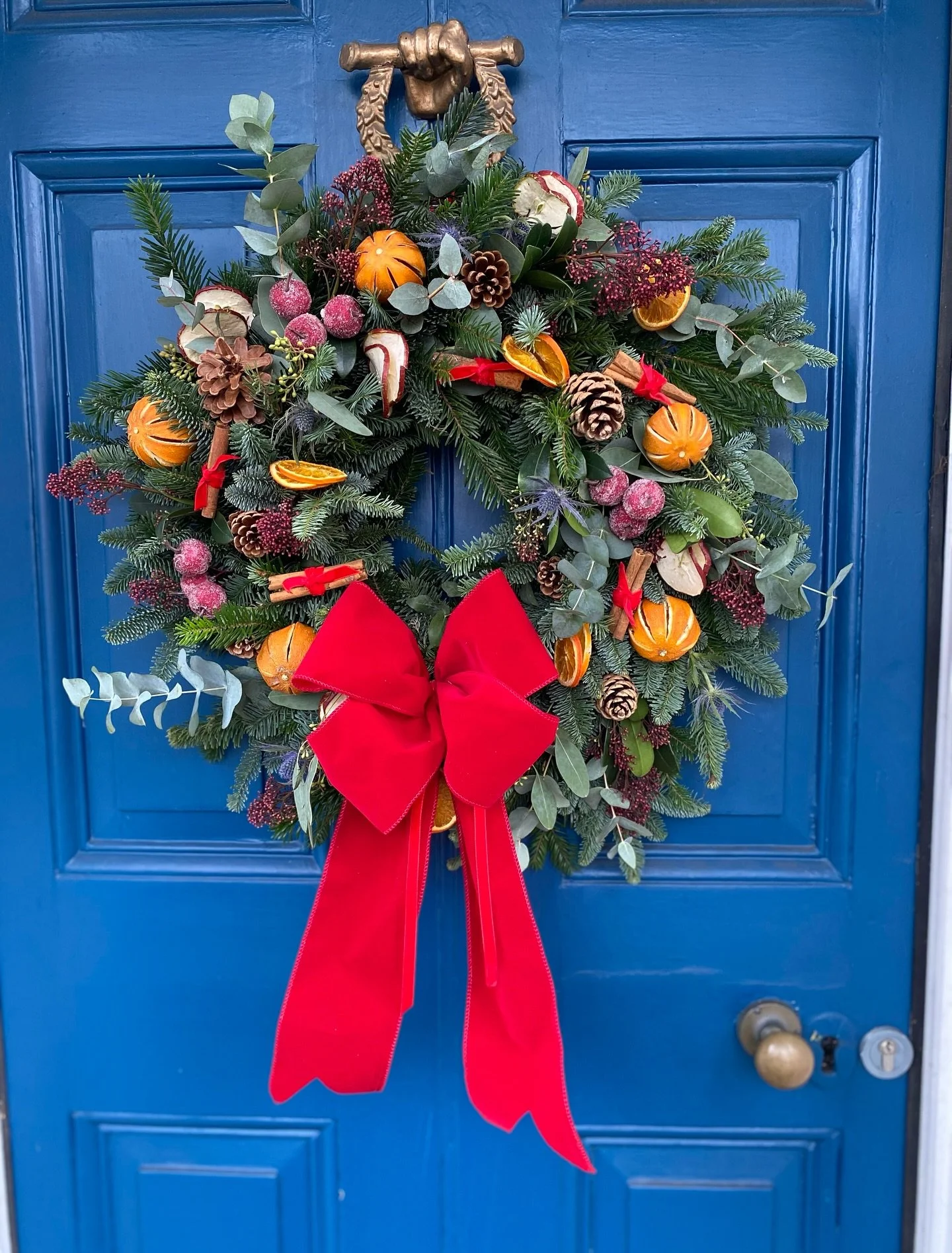 ✨🎄 Christmas Wreath Workshop 🎄✨

Come and get festive with us at The Herefordshire Flower Studio! 🌿✨

📅 Dates &amp; Times:
🎁 Friday 28th November | 6&ndash;8pm
🎁 Saturday 29th November | 10&ndash;12noon &amp; 1&ndash;3pm

You&rsquo;ll enjoy a s