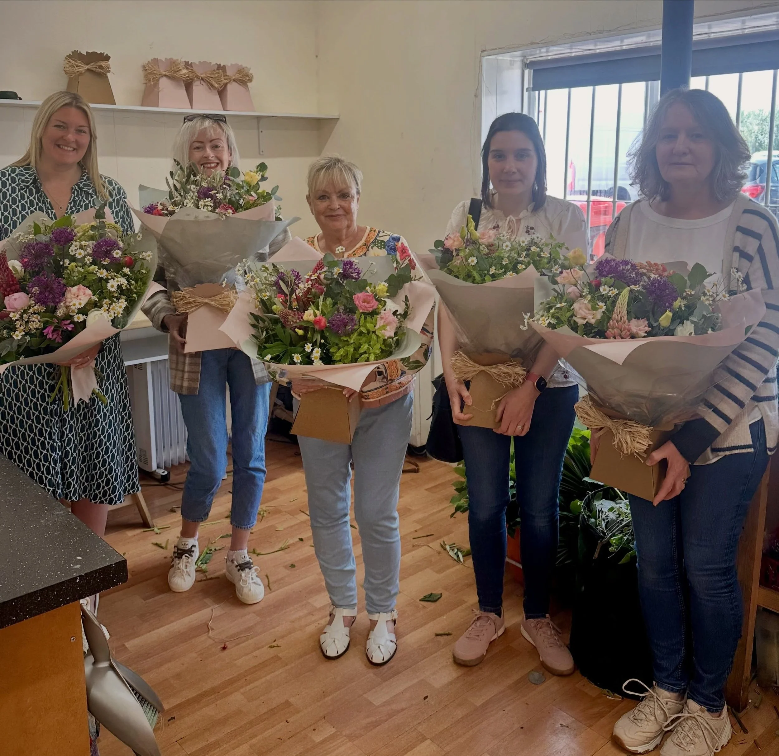 The loviest morning with 5 lovely ladies! Who all made amazing hand tied bouquets full of peonies and summer flowers to compliment 💕 thank you for coming 💐 let us know what kind of workshop you&rsquo;d like us to host next 🌸