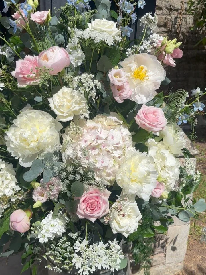 We loved dressing such a beautiful church at Bredenbury 💕 for Jenny and Gary&rsquo;s stunning wedding 🌸