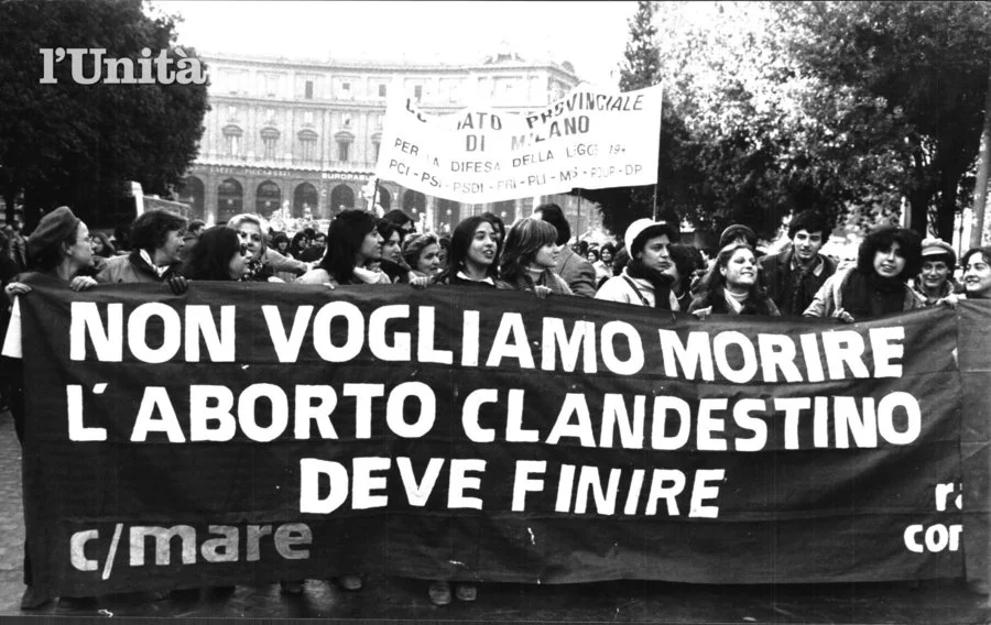 Photo SEQ Photo \* ARABIC 4 - "Nous ne voulons pas mourir, l'avortement clandestin doit finir", photo d'archive, l'Unità