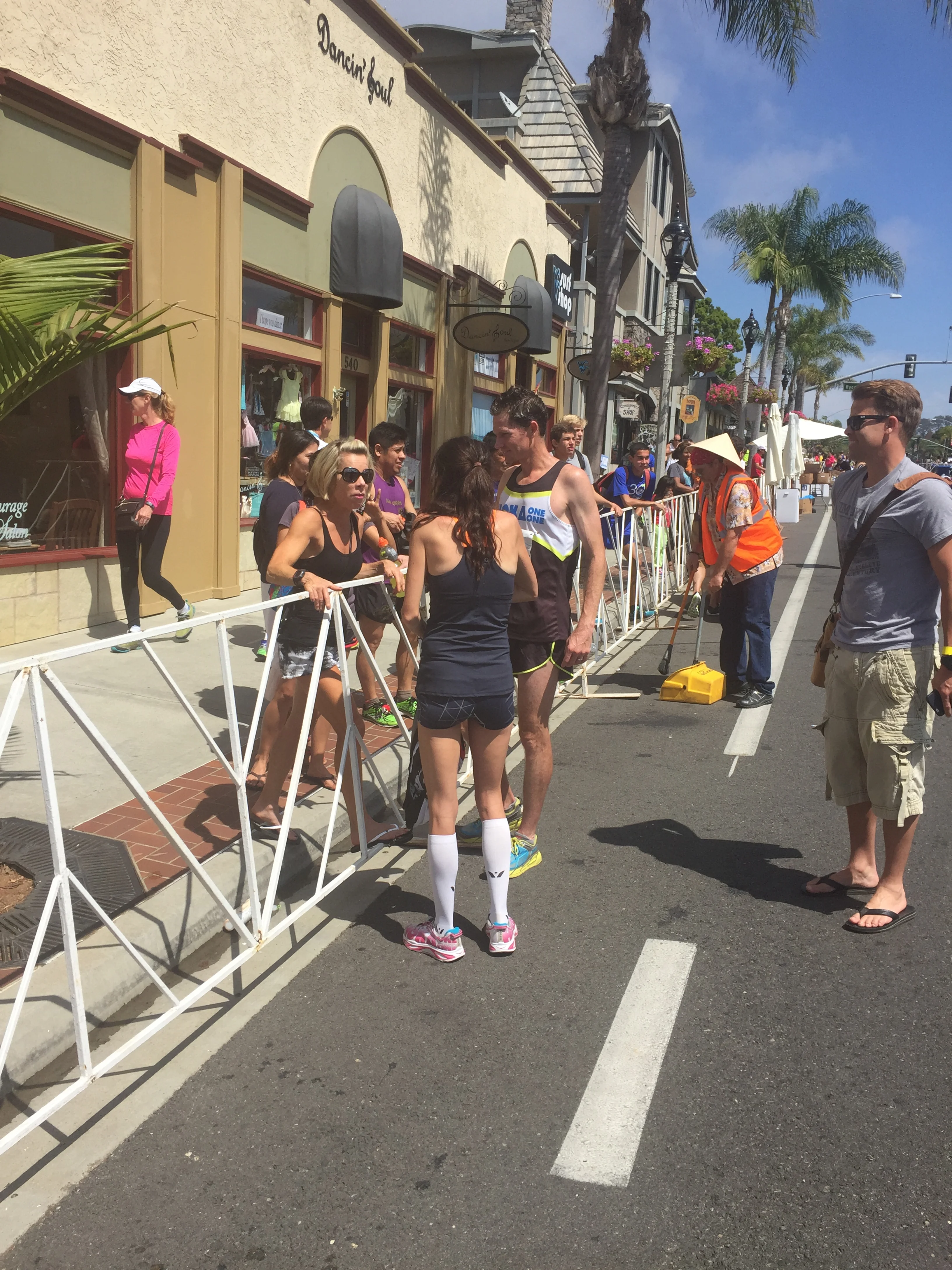 Terri (the real celeb here), Steph Rothstein Bruce, Ben Bruce & Josh Cox. Talk about a speedy (stalkerish?) pic.