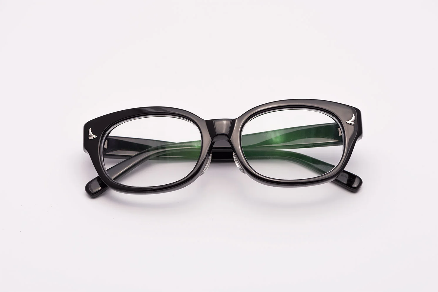 ROCK MAMA NYC LIFESTYLE BLOG - GLASSES LOVER