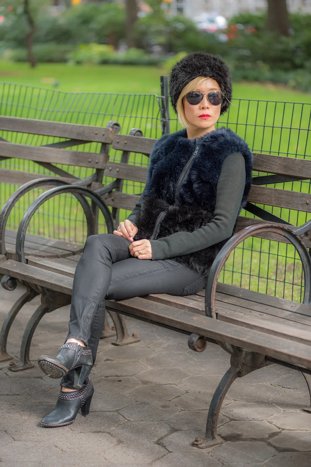 ROCK MAMA NYC LIFESTYLE BLOG - ALL BLACK IS PEACEFUL
