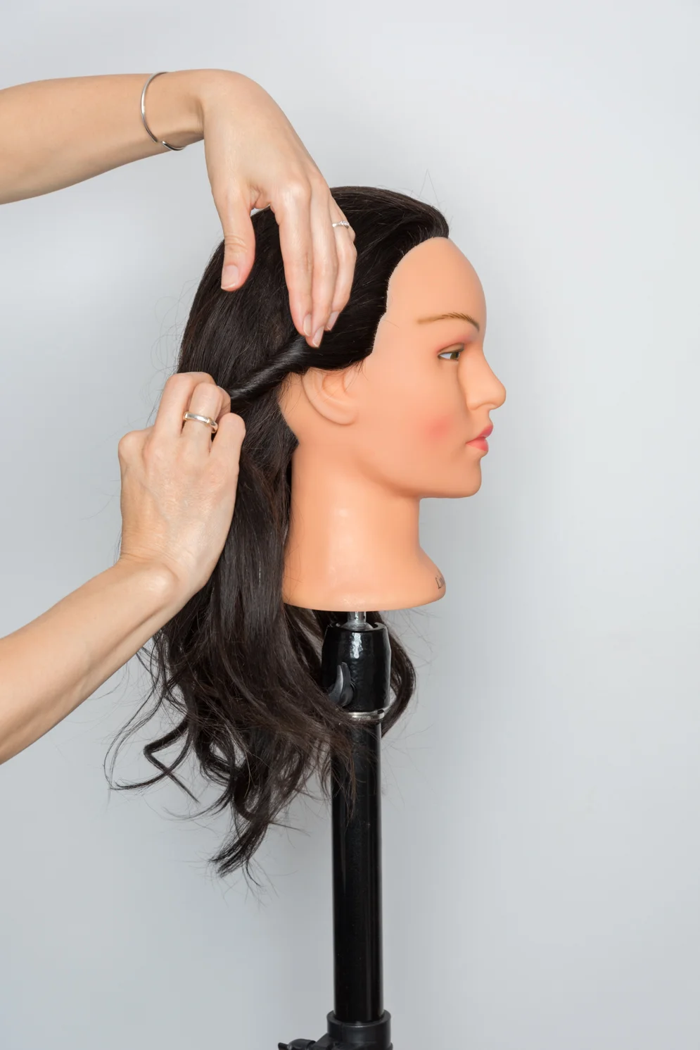 ROCK MAMA NYC LIFESTYLE BLOG - HOW TO MAKE SUPER EASY SIDE PONY TAIL
