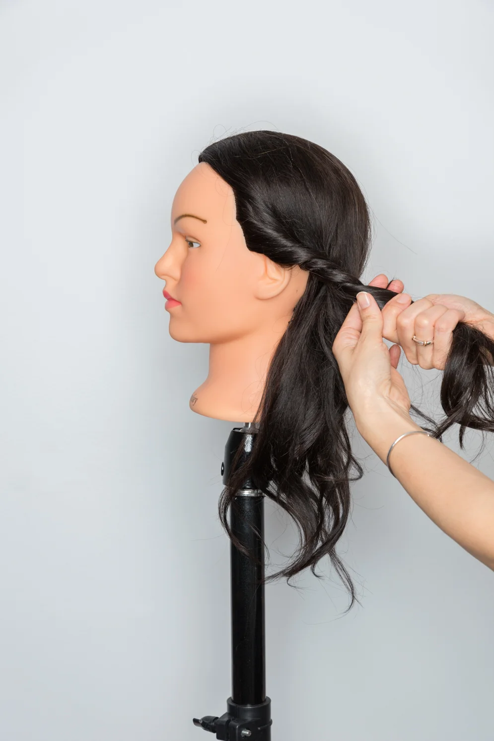 ROCK MAMA NYC LIFESTYLE BLOG - HOW TO MAKE SUPER EASY SIDE PONY TAIL