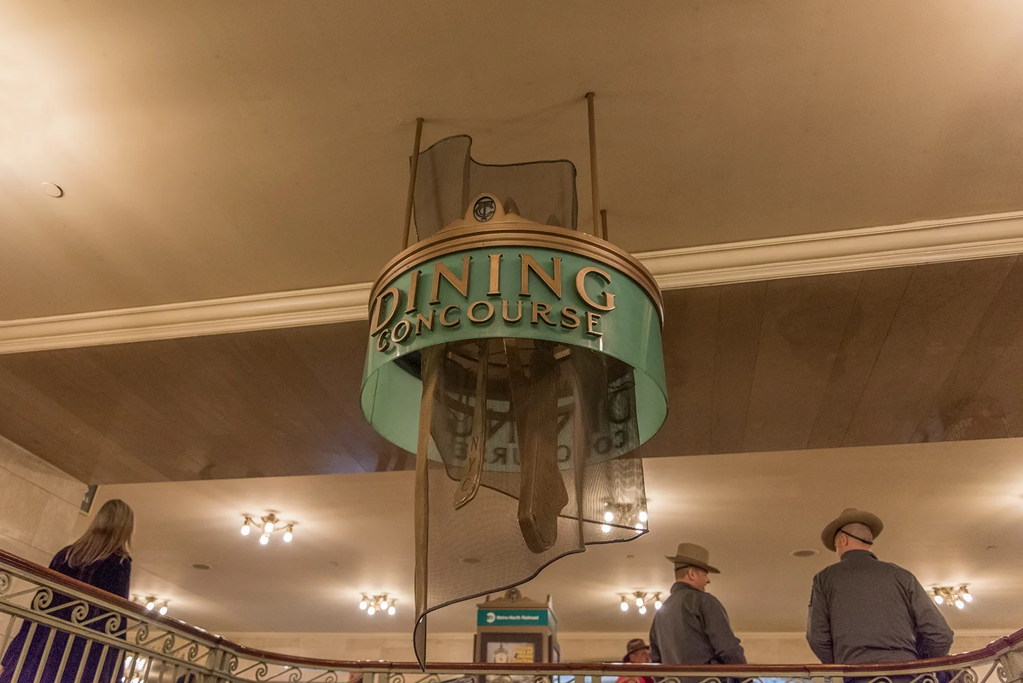 ROCK MAMA NYC LIFESTYLE BLOG - DINING CONCOURSE - GRAND CENTRAL STATION