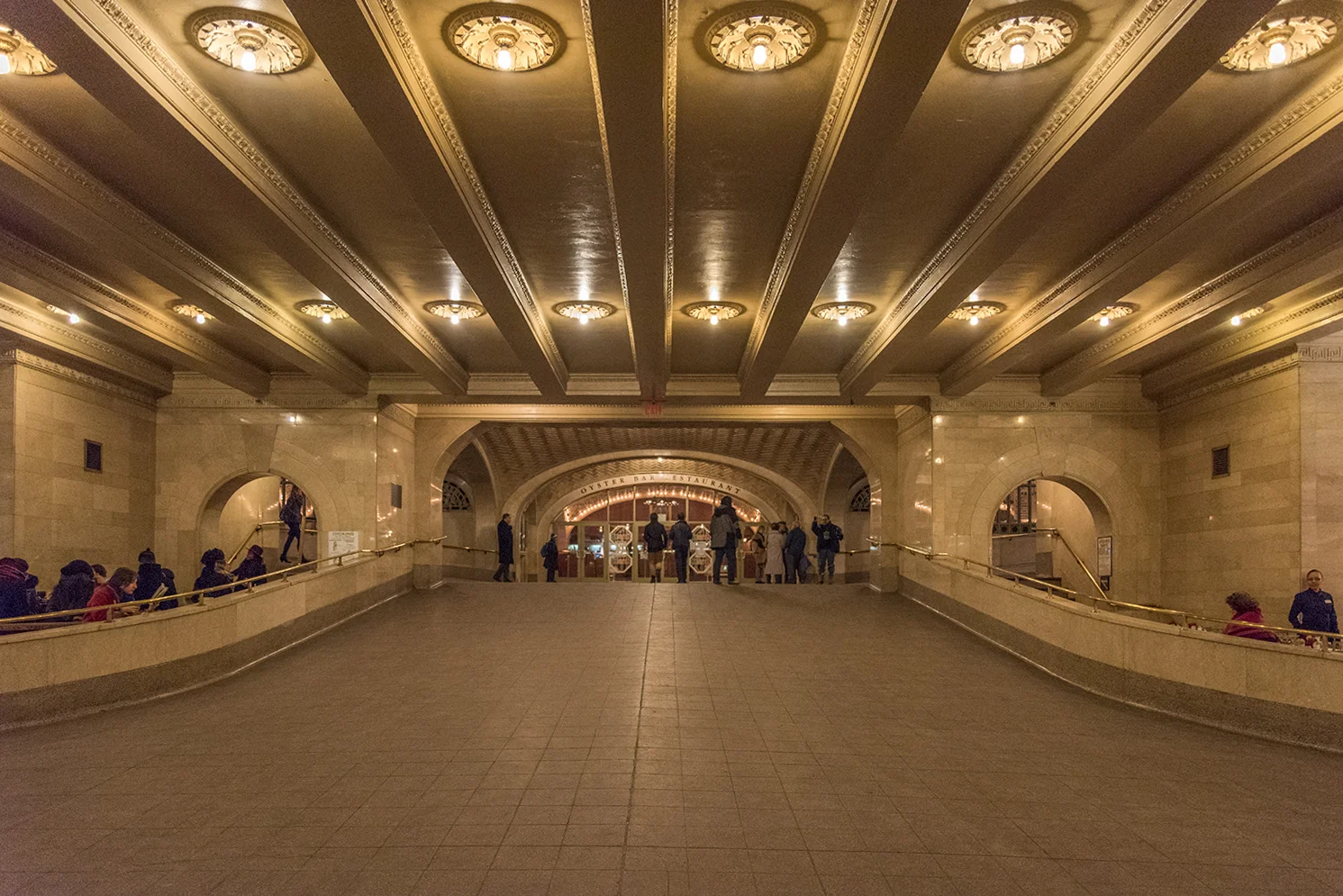 ROCK MAMA NYC LIFESTYLE BLOG - DINING CONCOURSE - GRAND CENTRAL STATION