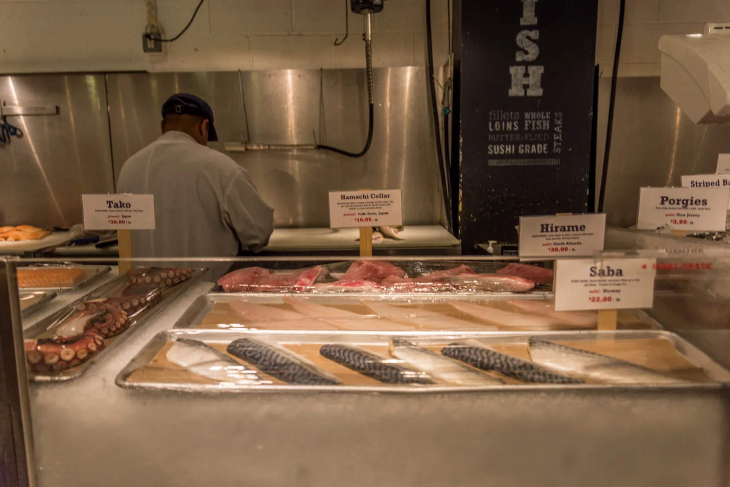 ROCK MAMA NYC LIFESTYLE BLOG - SASHIMI QUALITY FISH IN NYC - LOBSTER PLACE&nbsp;AT CHELSEA MARKET