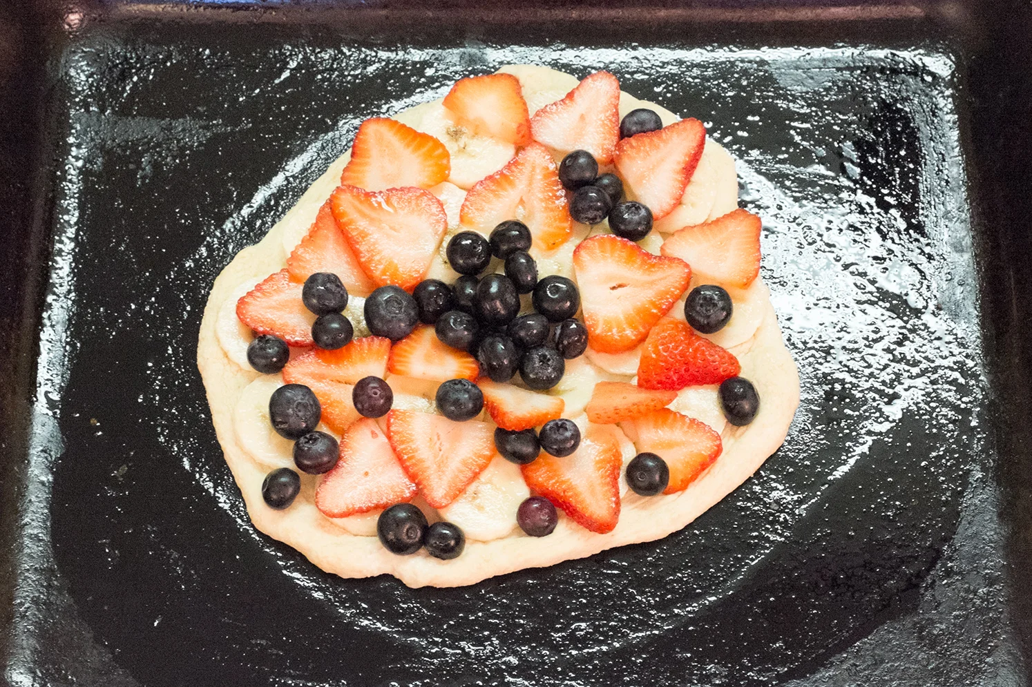 ROCK MAMA NYC LIFESTYLE BLOG - RECIPE - SUPER EASY FRUIT PIZZA