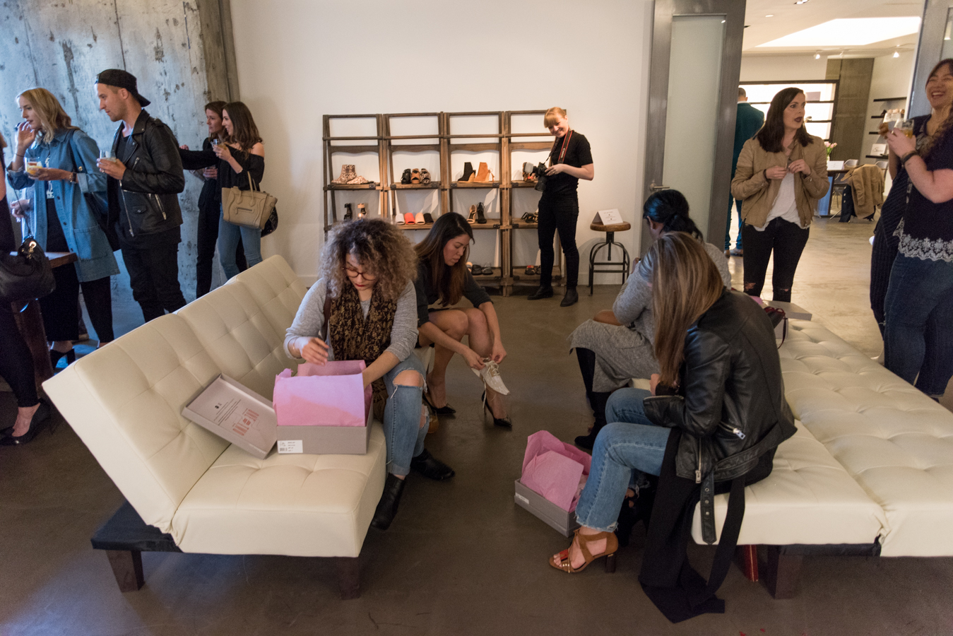 Buy A Pair Of Shoes And Support The Community  私がファッションのアイテムを購入する際の決め手 3