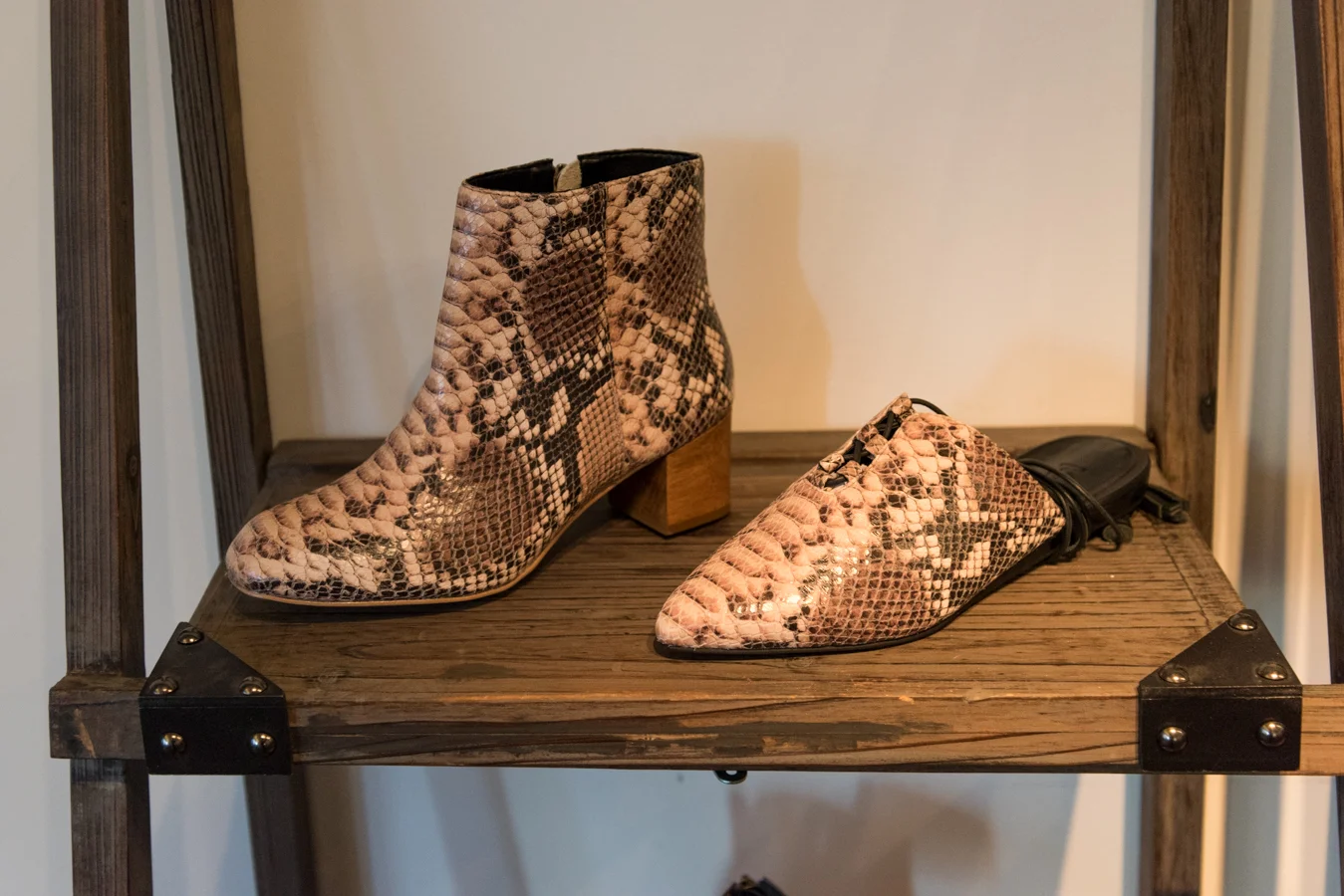 Buy A Pair Of Shoes And Support The Community  私がファッションのアイテムを購入する際の決め手 2