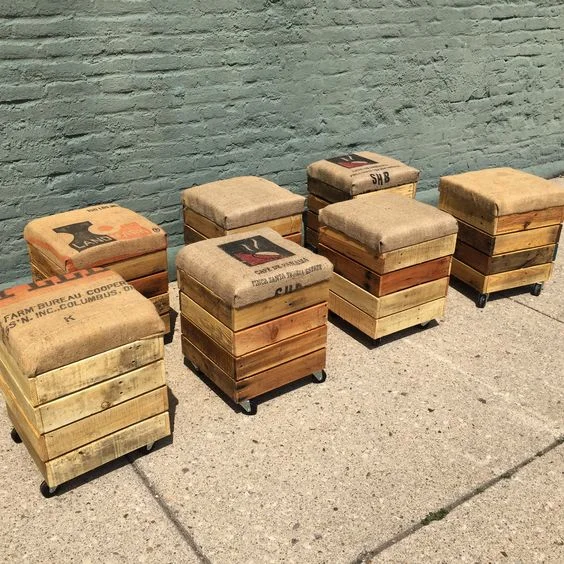 Pallet+Wood+Rolling+Stools.jpg