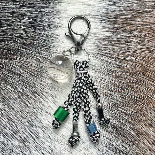 New OOAK larger tassel with a resin 🔮 online now. #bagcharm #keychain #handmade #madeinbrooklyn #madeinnewyork #ooak #oneofakind #mangoparade #handmadejewelry  #accessories #zipperpull #🔑 #🗝 #regalo #gift #🎁 #regalo #handmadegifts  #gifts #giftid