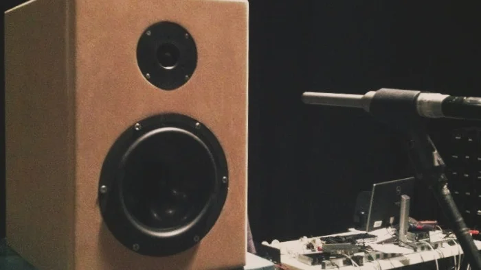 speakers9.jpg