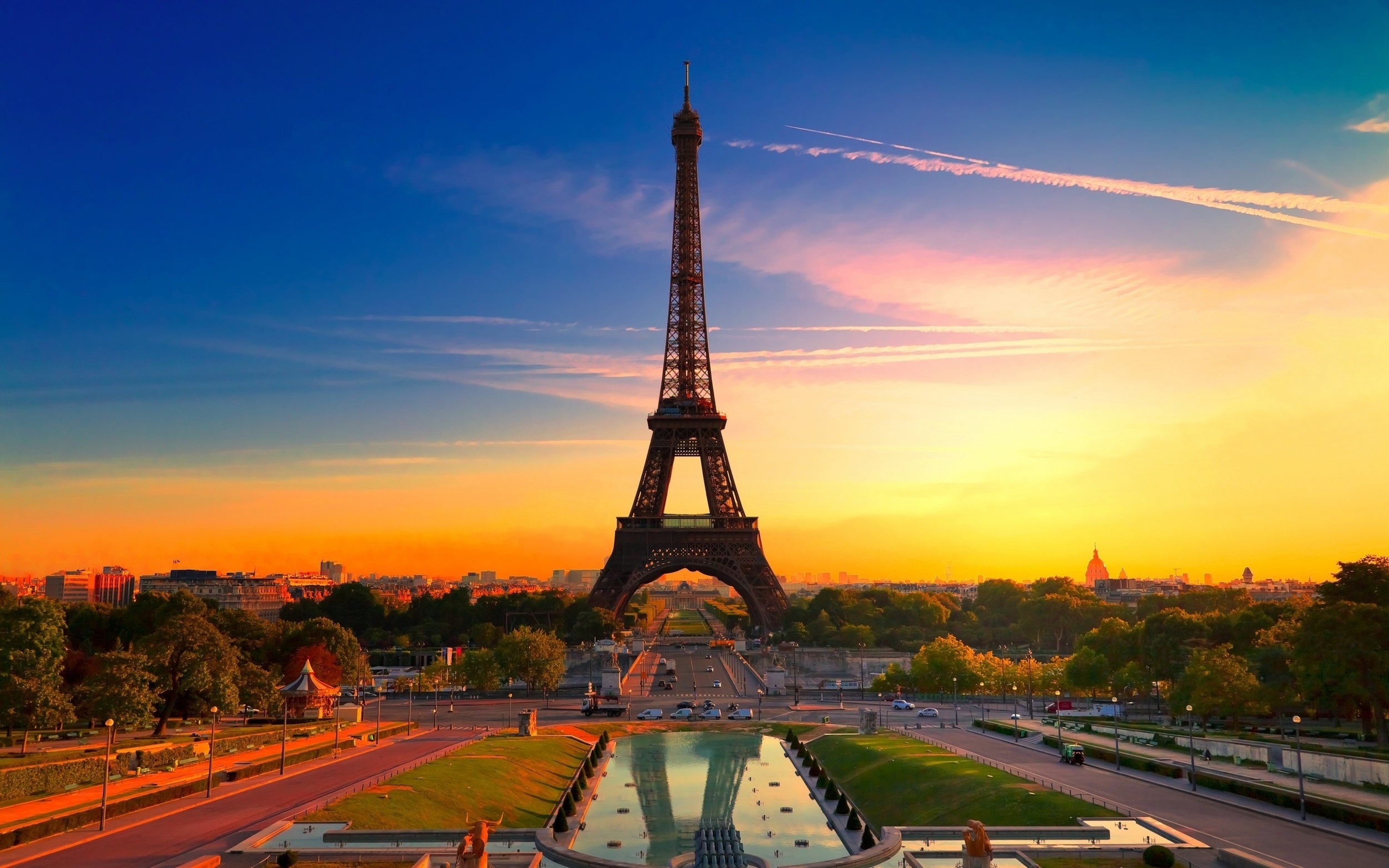 The-Eiffel-Tower-At-Sunset.jpg