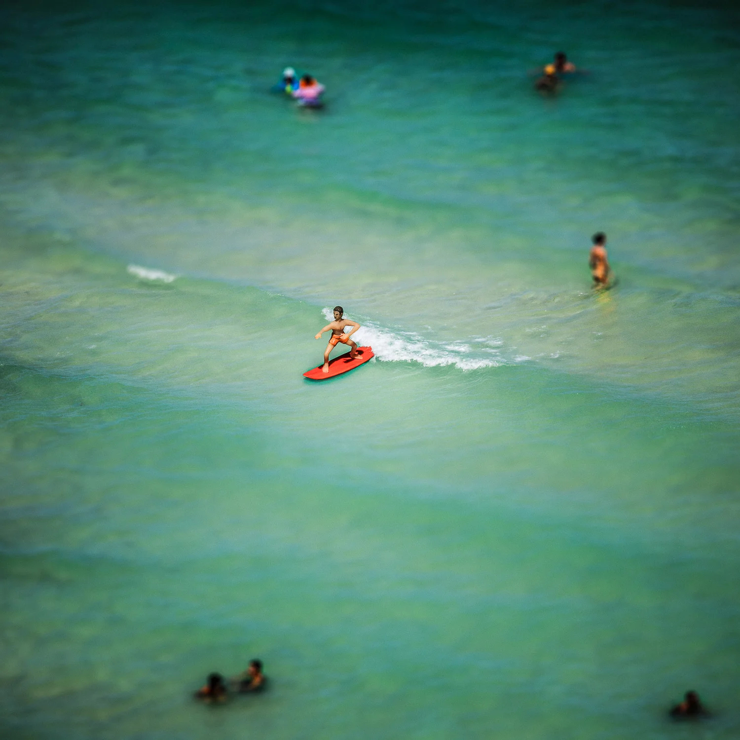 MODEL BEACH - HAND SCULPTED SURFER
