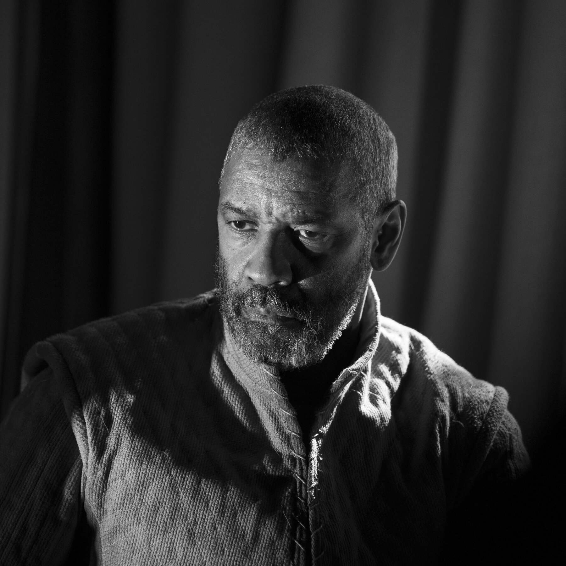 STRONG Lighting reference from MacBeth for B/W for use with Phoenix Background plate