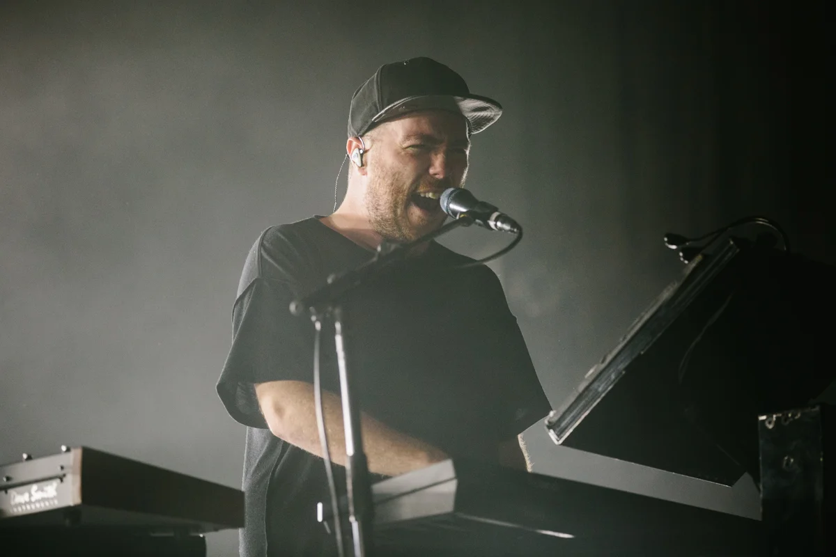 CHVRCHES_160603_016.jpg