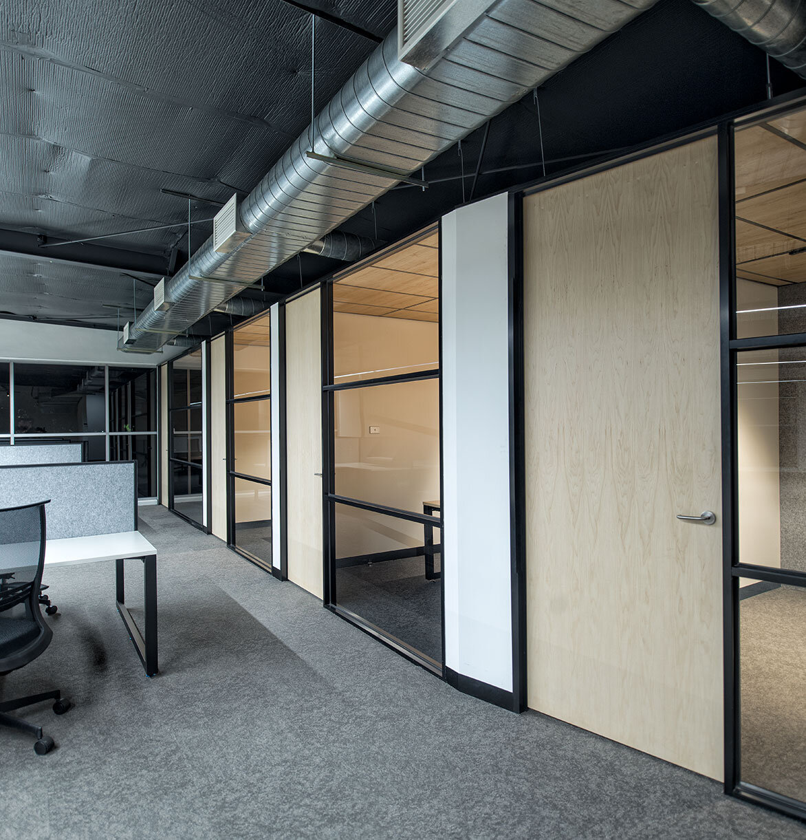 Logistics-Office-Fitout-Enclosed-Glass-Offices_010.jpg
