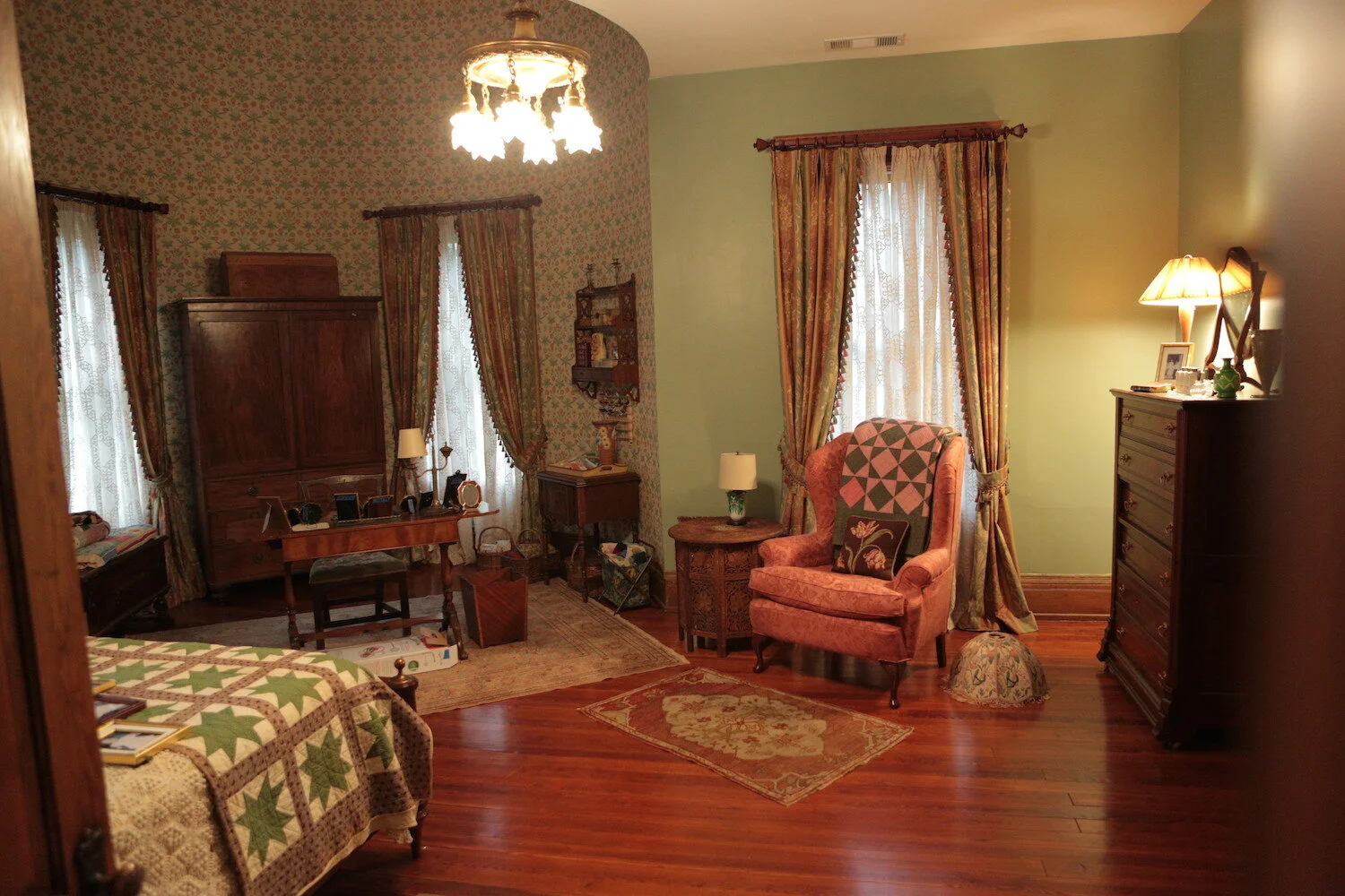  Parents Bedroom 