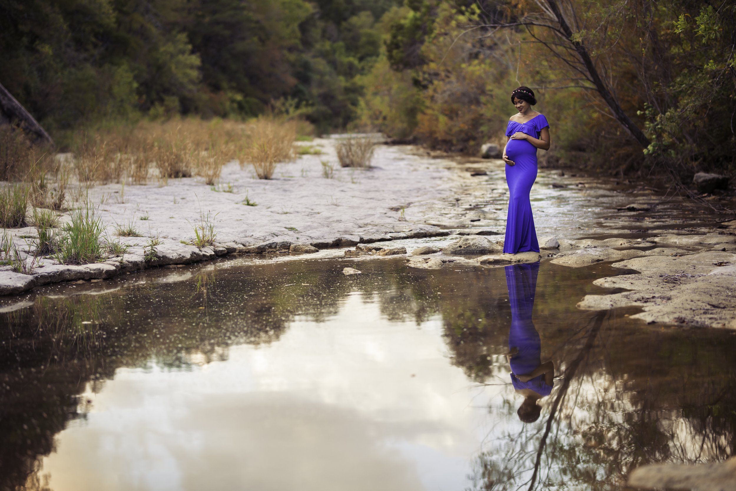  Pregnant mother in blue dress, with reflection: Austin maternity photographer 
