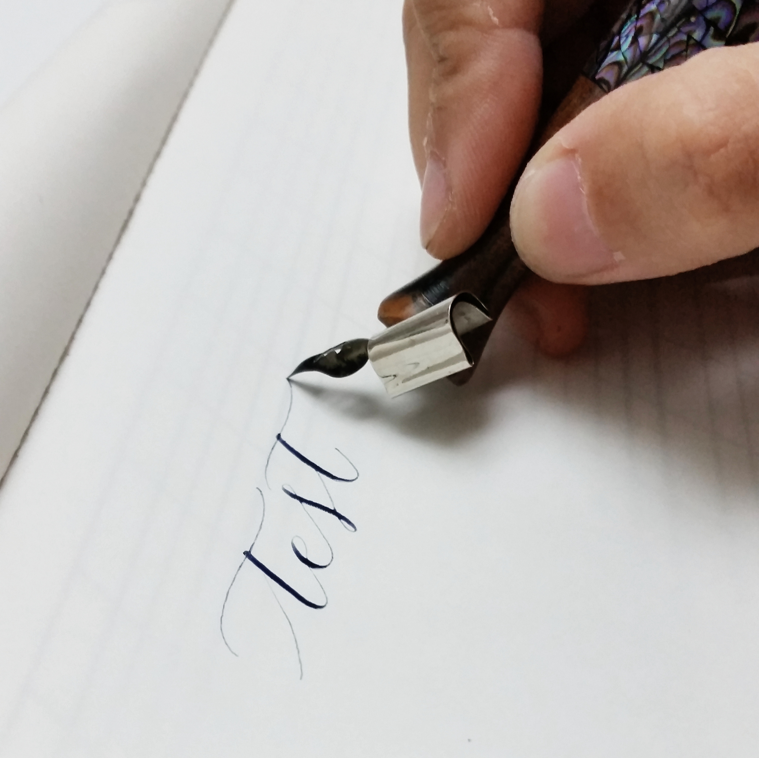 Lus055EF nib on the Amor holder
