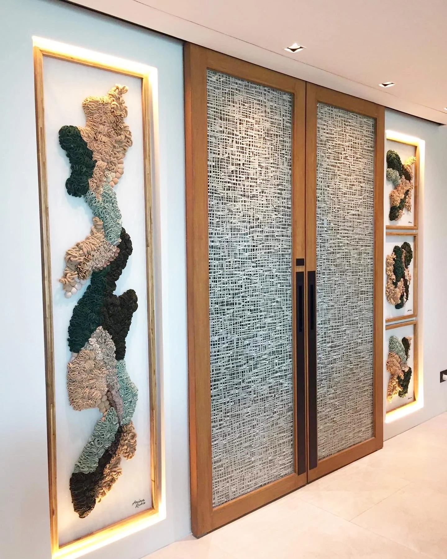 Anina-Caja-Custom Rockwell.JPG