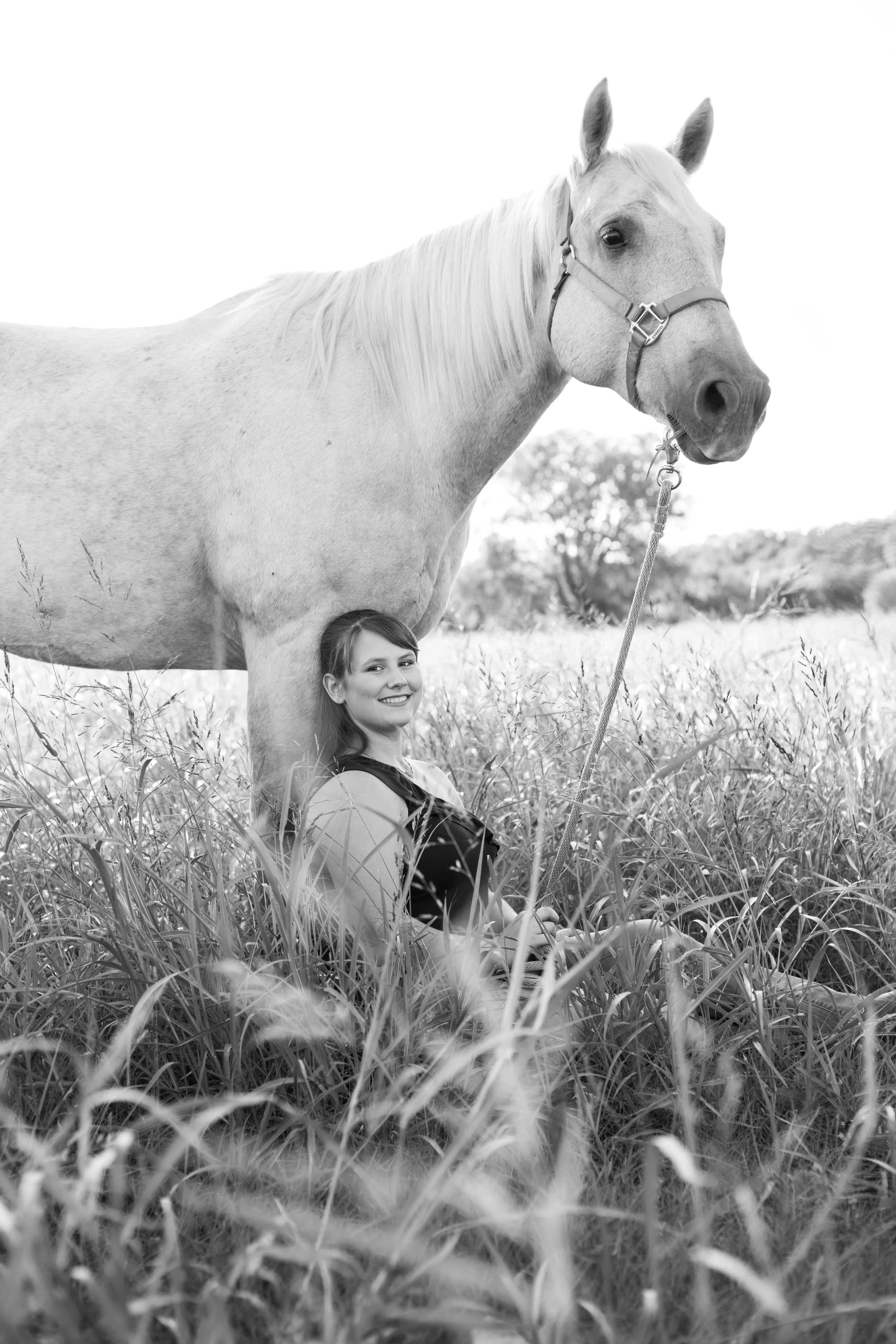 Kirsten Senior Photos BW (15 of 60).jpg