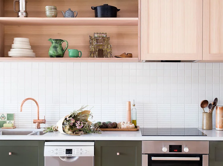 LOVELY LAURA  A SUPER-EFFICIENT KITCHEN FOR ONE