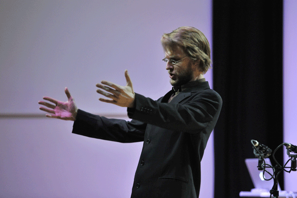 01_trond-reinholtsten-slater.gif