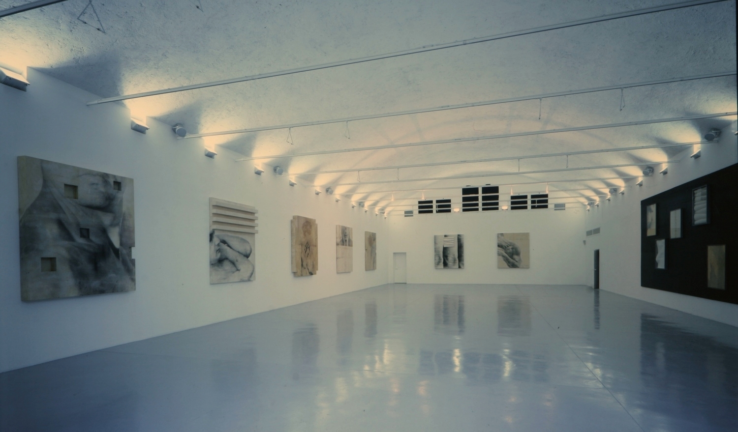   installazione,&nbsp; 1994  galleria manuela allegrini, brescia 