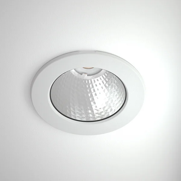 Titan-mini-2500_Titan_Mini_R_COB_white_webb.jpg