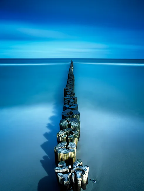 Capture: Groyne's Tale, Camera: Hasselblad H1, Lens: 35mm, Film: Fuji Velvia 50, Exposure: 2m 8s, Aperture: f/11, Filters: Lee Big Stopper ND, Lee Graduated ND 0.45