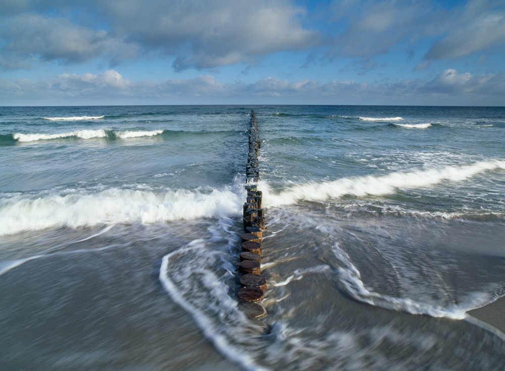 Capture: Baltic Sea, Camera: Hasselblad H1, Lens: 35mm, Film: Fuji Velvia 50, Exposure: 1/10s, Aperture: f/18, Filters: none