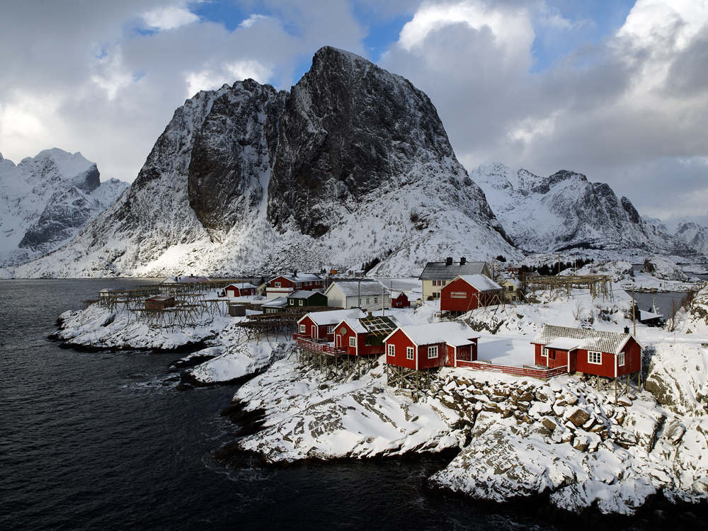Caption: Cabins & Rocks, Camera: Hasselblad H1, Lens: 35mm, Digital Back: Phase One P30, ISO: 100, Exposure: 1/100s, Aperture: f/11, Filters: No