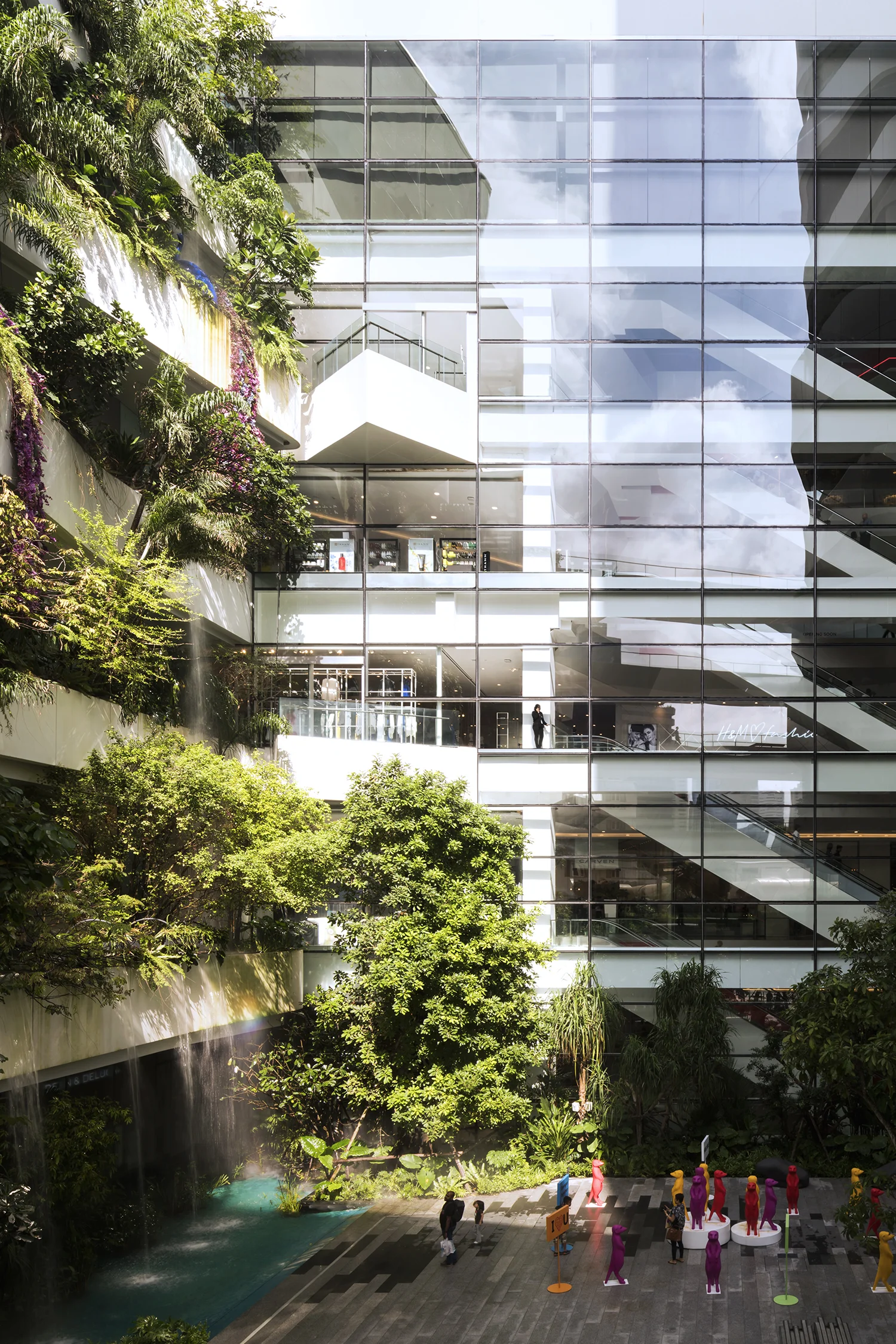 EMQ_Courtyard_ (3).jpg